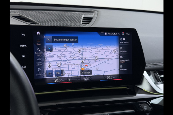 BMW iX1 xDrive30 313PK 4WD M-Pack Leer Harman/Kardon®-Audio Launch Edition SOH 100% Android Auto Apple Carplay Camera Adaptief onderstel AWD Live Cockpit Plus Privacy Glas Led Elek.Achterklep Lmv 19" Isofix DAB Origineel Nederlandse Auto