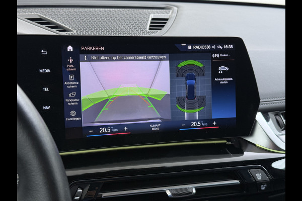 BMW iX1 xDrive30 313PK 4WD M-Pack Leer Harman/Kardon®-Audio Launch Edition SOH 100% Android Auto Apple Carplay Camera Adaptief onderstel AWD Live Cockpit Plus Privacy Glas Led Elek.Achterklep Lmv 19" Isofix DAB Origineel Nederlandse Auto