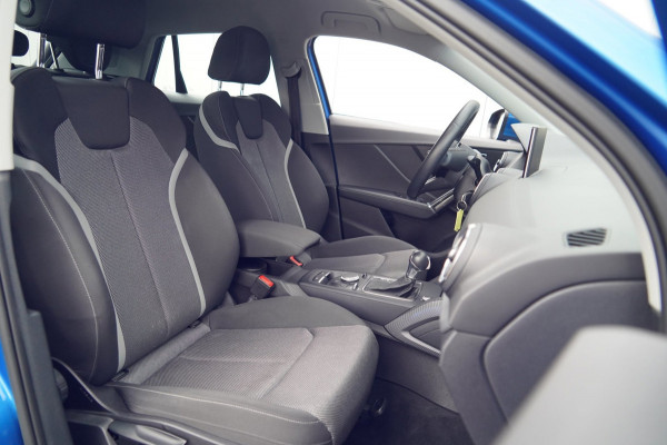 Audi Q2 1.4 TFSI CoD limited / 113dkm NAP / Navi / Cruise / NL-Auto / Arablau Kristall Metallic