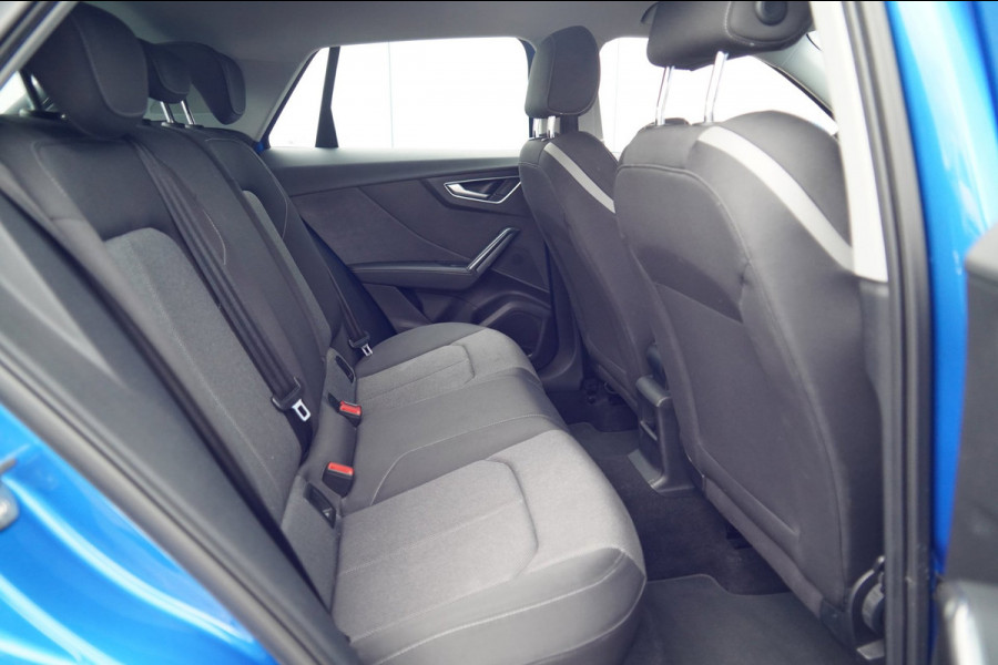 Audi Q2 1.4 TFSI CoD limited / 113dkm NAP / Navi / Cruise / NL-Auto / Arablau Kristall Metallic