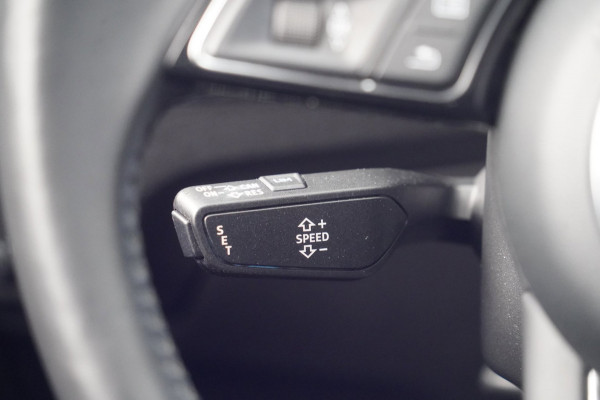 Audi Q2 1.4 TFSI CoD limited / 113dkm NAP / Navi / Cruise / NL-Auto / Arablau Kristall Metallic