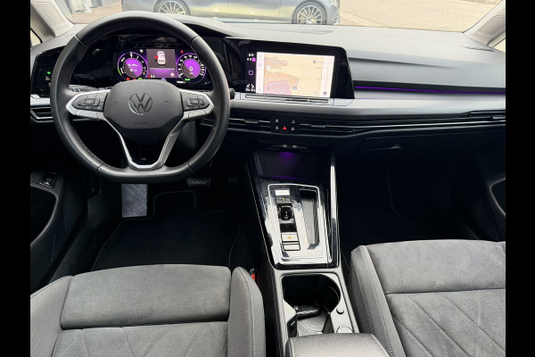 Volkswagen Golf 1.4 eHybrid Style / 204 PK / Camera / Comfort-Winter-Multimedia PAKKET / NAVI / 1e Eigenaar / NED-Golf