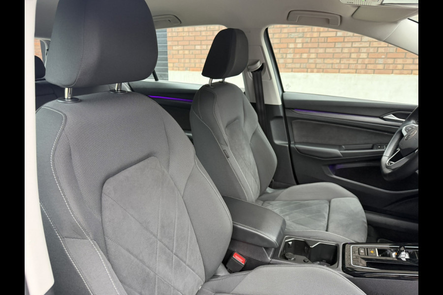 Volkswagen Golf 1.4 eHybrid Style / 204 PK / Camera / Comfort-Winter-Multimedia PAKKET / NAVI / 1e Eigenaar / NED-Golf