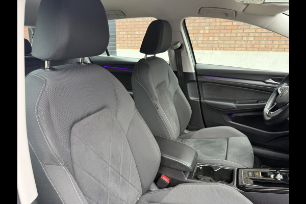 Volkswagen Golf 1.4 eHybrid Style / 204 PK / Camera / Comfort-Winter-Multimedia PAKKET / NAVI / 1e Eigenaar / NED-Golf
