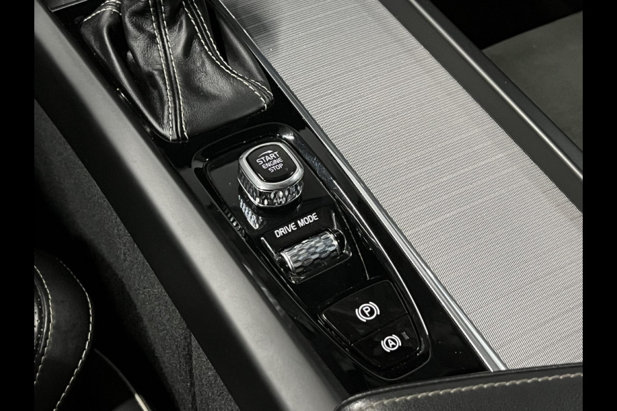 Volvo XC60 2.0 T5 AWD R-Design Luchtvering | Open dak | Cruise control | Stuur-/Stoelverwarming | 360 Camera | Head-up | Harman/Kardon | Blis