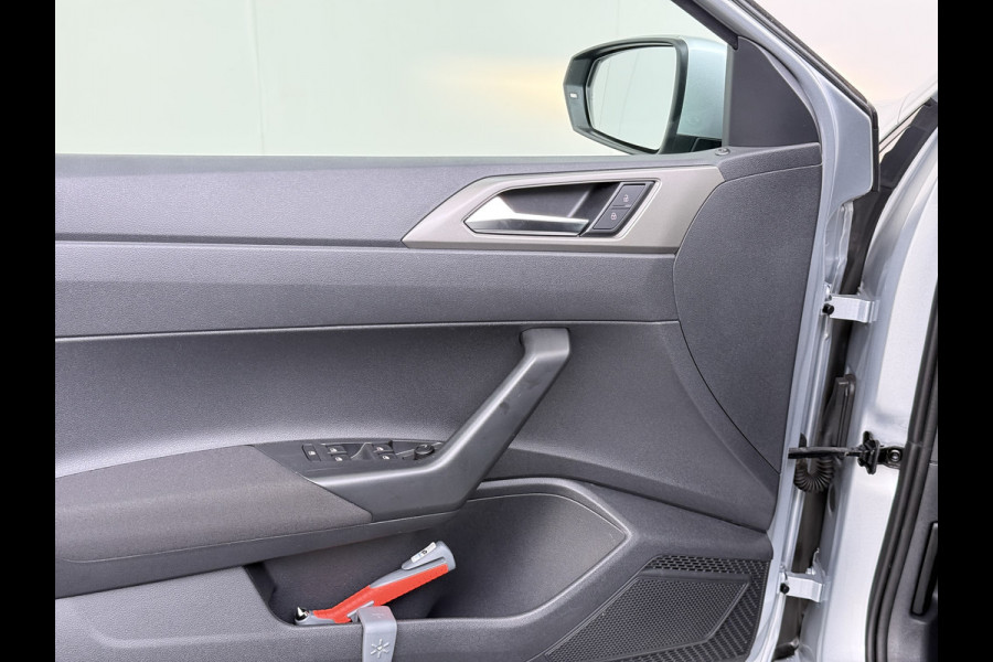 Volkswagen Polo 1.0TGI CNG 5Drs Adap.Cruise Apple Carplay Android Auto Navi Pdc Comfortline Telefoon draadloos oplaadbaar Isofix DAB Bluetooth Executive pakket Licht- en zichtpakket 1e Eigenaar Dealeronderhouden Origineel Nederlandse Auto