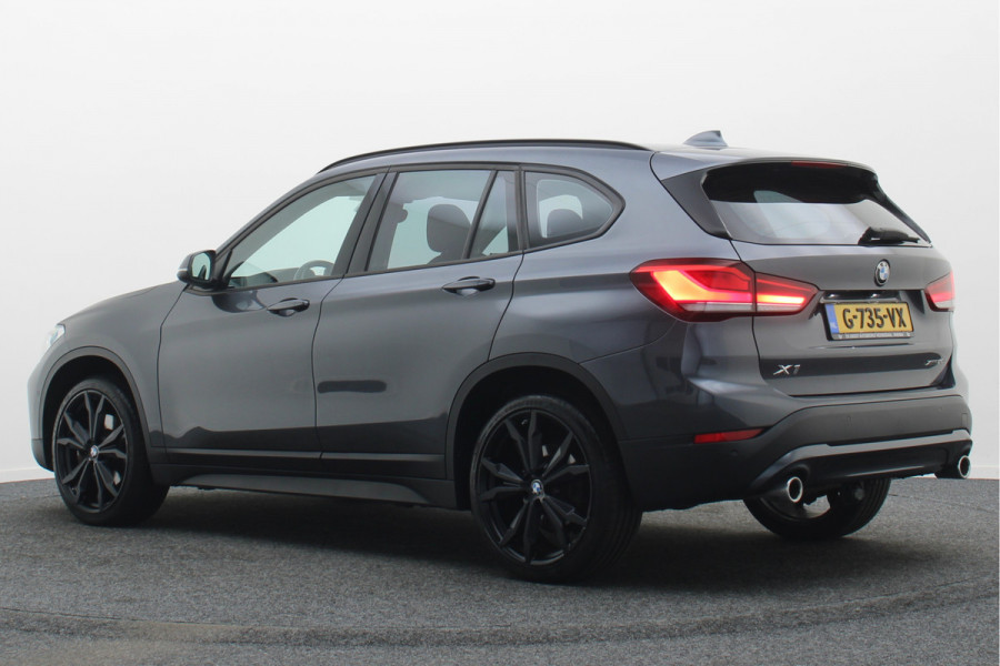 BMW X1 xDrive20i Executive Edition LED, Apple Carplay, Head-Up, Camera, Trekhaak, DAB