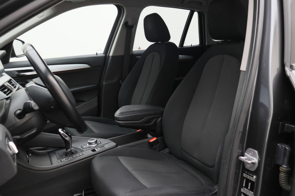 BMW X1 xDrive20i Executive Edition LED, Apple Carplay, Head-Up, Camera, Trekhaak, DAB