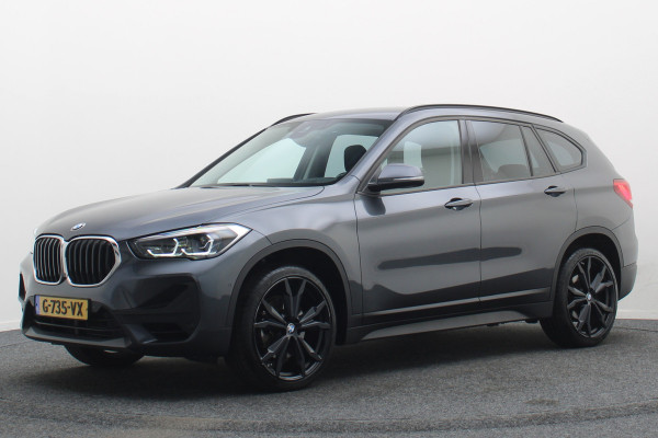 BMW X1 xDrive20i Executive Edition LED, Apple Carplay, Head-Up, Camera, Trekhaak, DAB