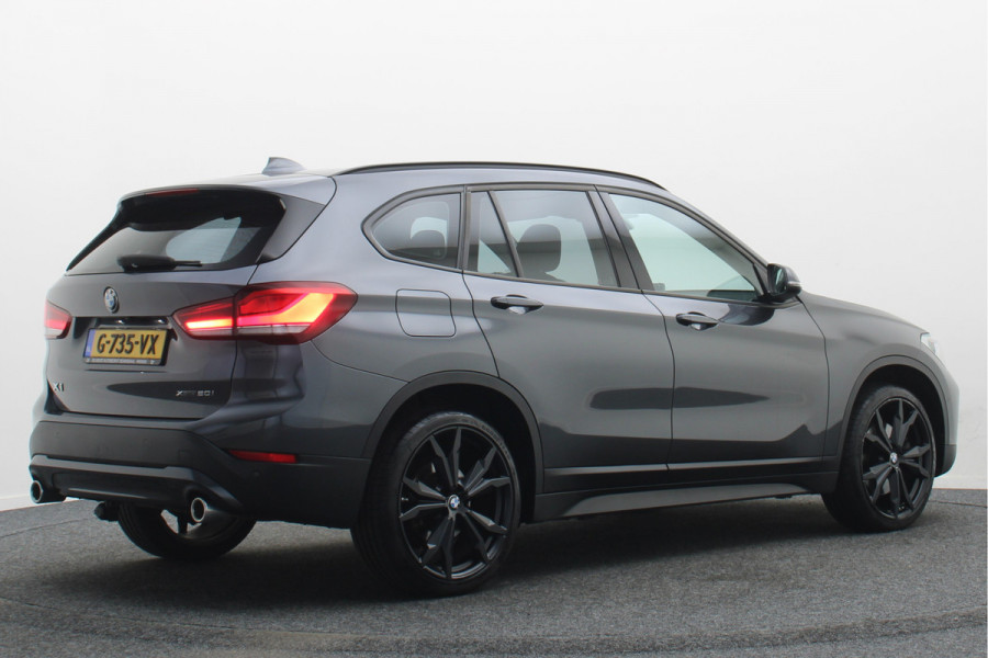 BMW X1 xDrive20i Executive Edition LED, Apple Carplay, Head-Up, Camera, Trekhaak, DAB
