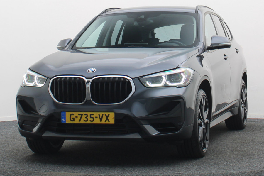 BMW X1 xDrive20i Executive Edition LED, Apple Carplay, Head-Up, Camera, Trekhaak, DAB