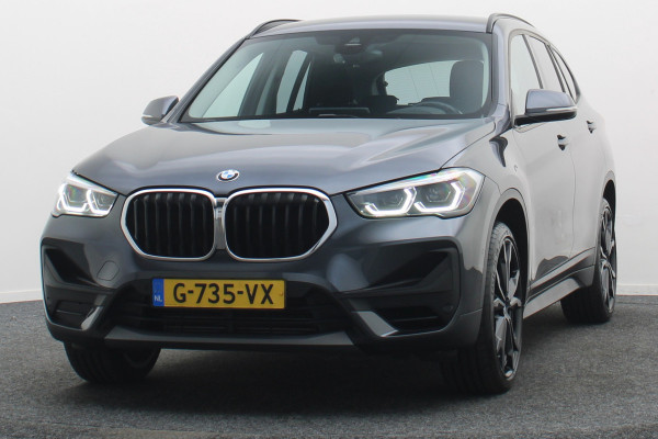 BMW X1 xDrive20i Executive Edition LED, Apple Carplay, Head-Up, Camera, Trekhaak, DAB