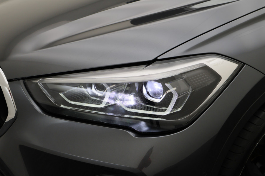 BMW X1 xDrive20i Executive Edition LED, Apple Carplay, Head-Up, Camera, Trekhaak, DAB