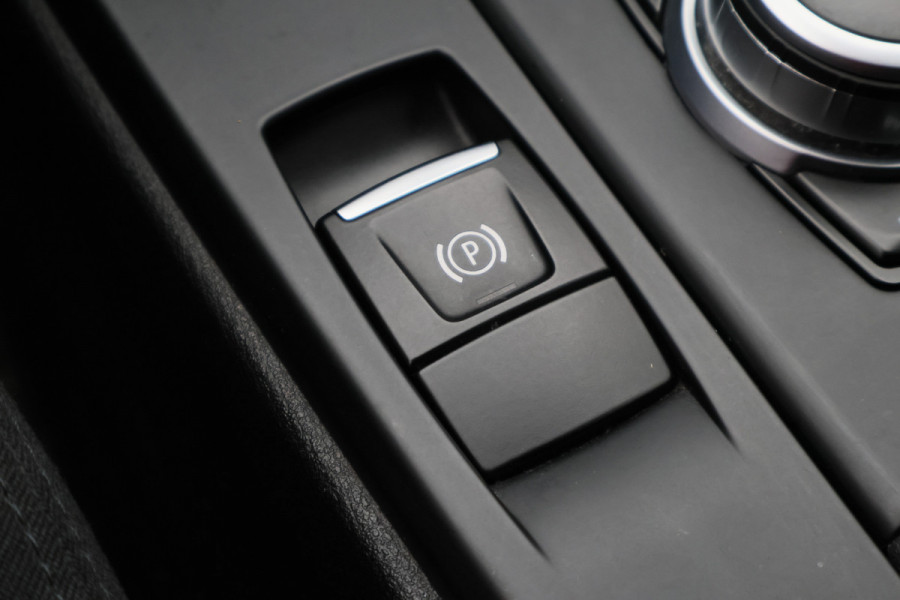 BMW X1 xDrive20i Executive Edition LED, Apple Carplay, Head-Up, Camera, Trekhaak, DAB