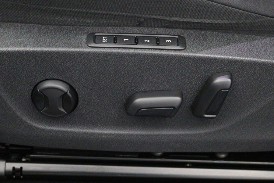 Škoda ENYAQ iV 60 180 PK, SOH 93 %, Panoramadak, Camera, Carplay, Memory, Keyless
