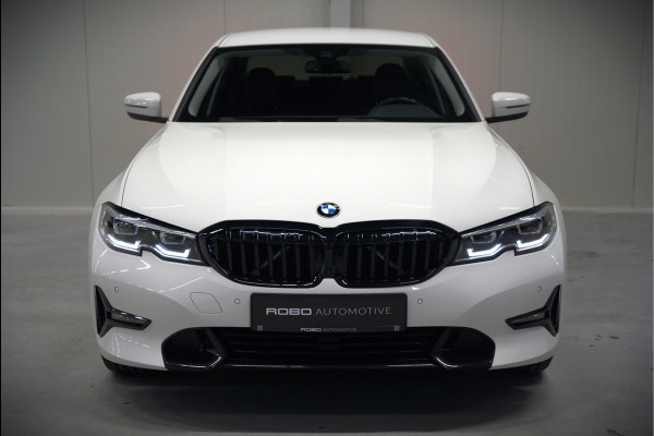 BMW 3-serie 330e eDrive Edition High Executive | Stoelverwarming | Navigatie | Apple Carplay | Parkeersensoren | Keyless | Cruise Control | LED | Leer | Trekhaak | Climate Control | SOH 89%