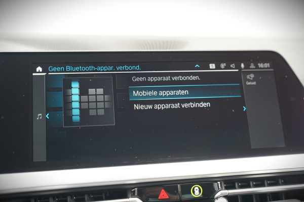 BMW 3-serie 330e eDrive Edition High Executive | Stoelverwarming | Navigatie | Apple Carplay | Parkeersensoren | Keyless | Cruise Control | LED | Leer | Trekhaak | Climate Control | SOH 89%