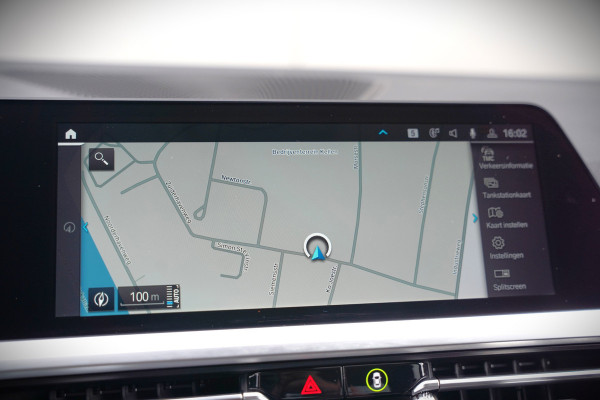 BMW 3-serie 330e eDrive Edition High Executive | Stoelverwarming | Navigatie | Apple Carplay | Parkeersensoren | Keyless | Cruise Control | LED | Leer | Trekhaak | Climate Control | SOH 89%