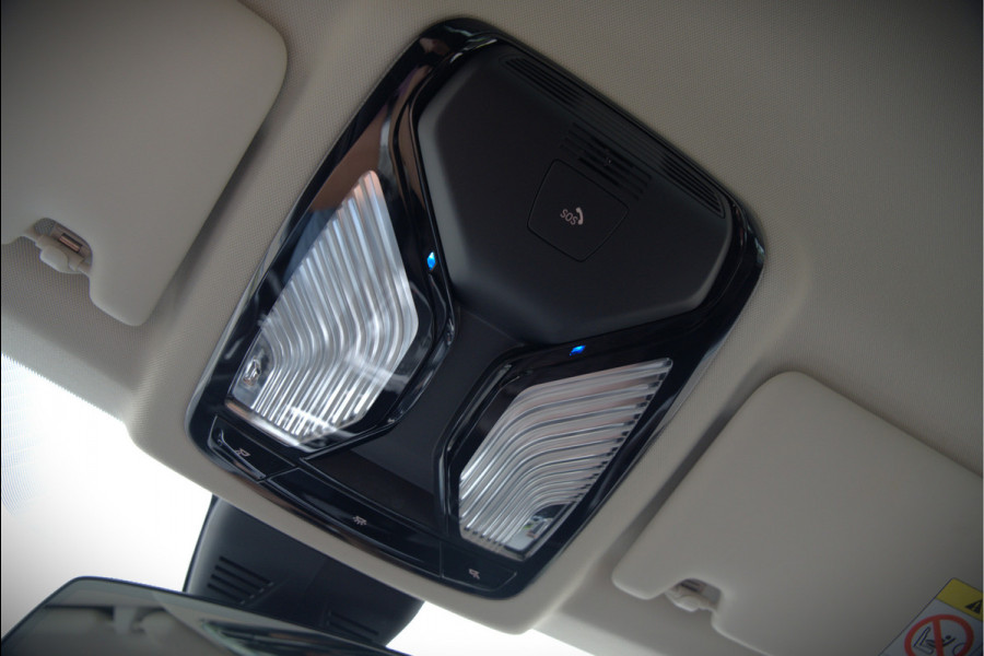 BMW 3-serie 330e eDrive Edition High Executive | Stoelverwarming | Navigatie | Apple Carplay | Parkeersensoren | Keyless | Cruise Control | LED | Leer | Trekhaak | Climate Control | SOH 89%