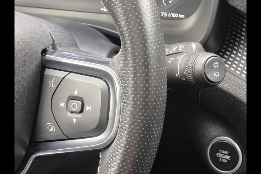 Volvo XC40 T5 262PK Recharge R-Design | Trekhaak | H&K | ACC | Pano | Keyless | Carplay |