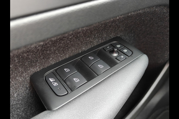 Volvo XC40 T5 262PK Recharge R-Design | Trekhaak | H&K | ACC | Pano | Keyless | Carplay |