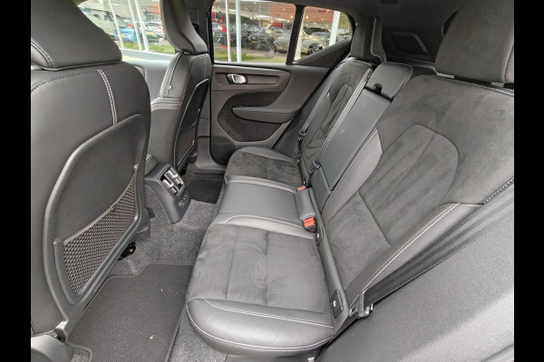 Volvo XC40 T5 262PK Recharge R-Design | Trekhaak | H&K | ACC | Pano | Keyless | Carplay |