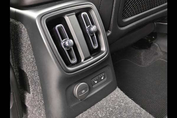 Volvo XC40 T5 262PK Recharge R-Design | Trekhaak | H&K | ACC | Pano | Keyless | Carplay |