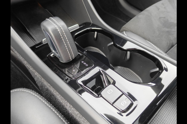 Volvo XC40 T5 262PK Recharge R-Design | Trekhaak | H&K | ACC | Pano | Keyless | Carplay |