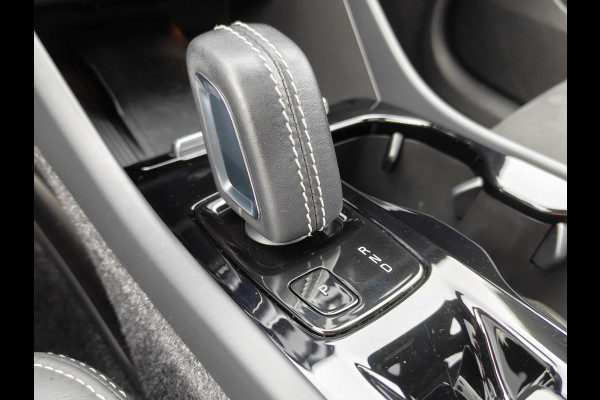 Volvo XC40 T5 262PK Recharge R-Design | Trekhaak | H&K | ACC | Pano | Keyless | Carplay |