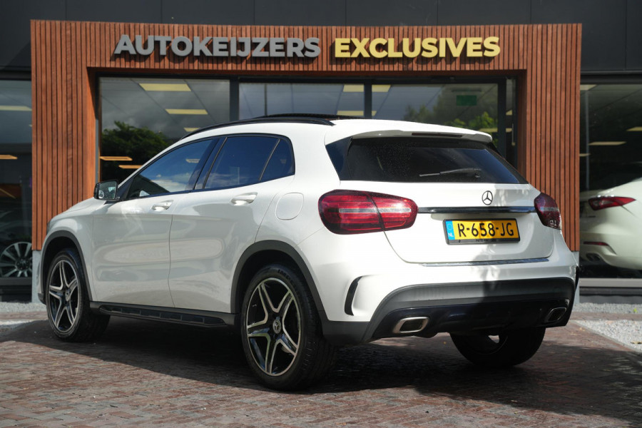 Mercedes-Benz GLA 200 Premium Plus AMG Panoramadak Carplay Leer/Alcantara Cruise Clima
