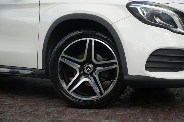 Mercedes-Benz GLA 200 Premium Plus AMG Panoramadak Carplay Leer/Alcantara Cruise Clima
