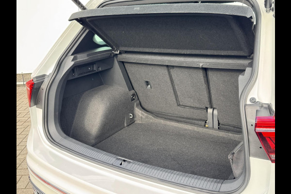 Volkswagen Tiguan 1.5 TSI R-Line Business+ NL-AUTO | PANODAK | LEDER | TREKHAAK| LED VERLICHTING