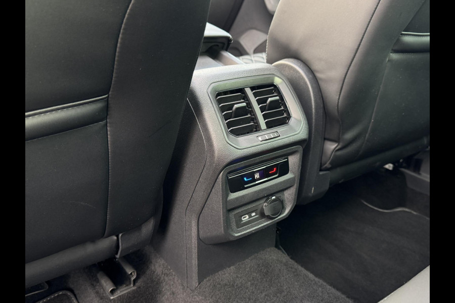 Volkswagen Tiguan 1.5 TSI R-Line Business+ NL-AUTO | PANODAK | LEDER | TREKHAAK| LED VERLICHTING