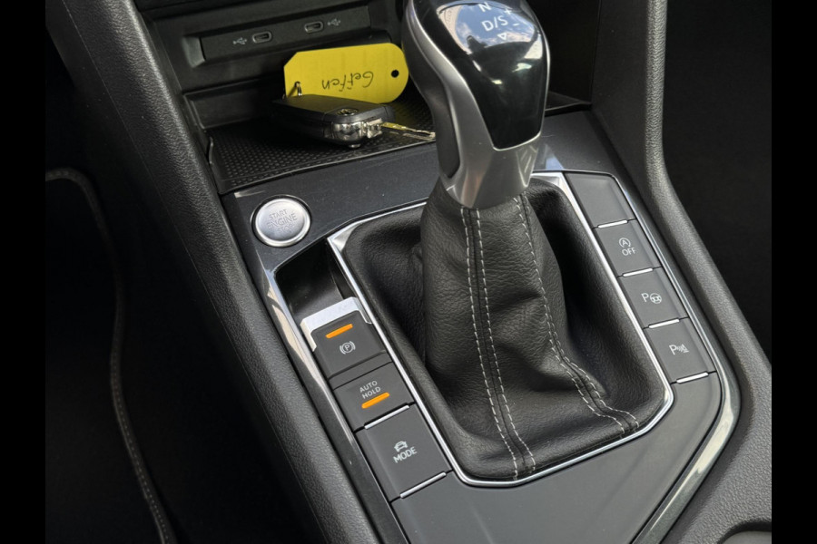 Volkswagen Tiguan 1.5 TSI R-Line Business+ NL-AUTO | PANODAK | LEDER | TREKHAAK| LED VERLICHTING
