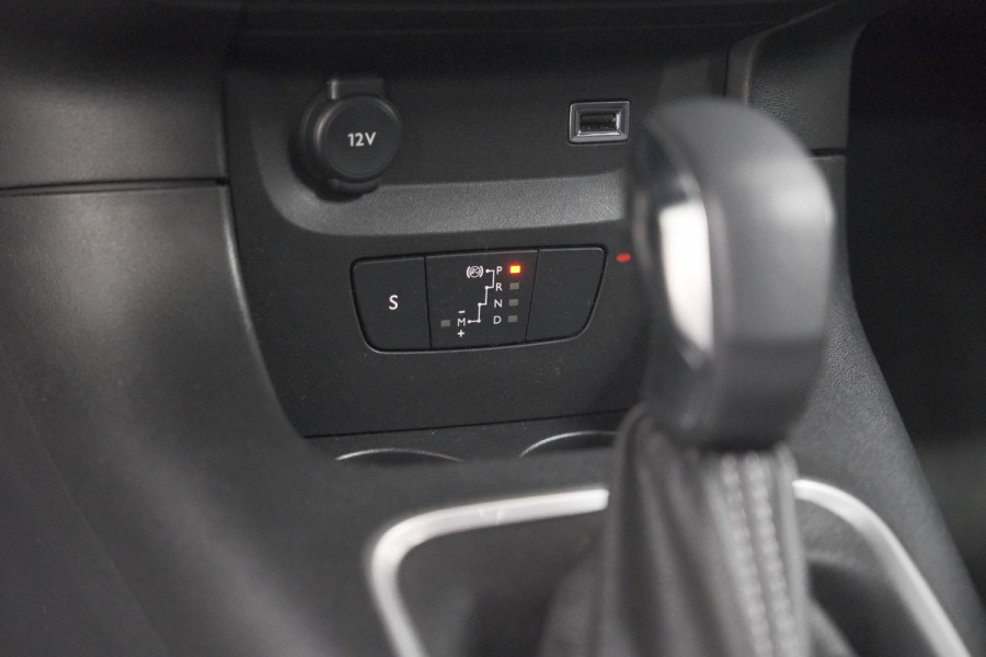 Citroën C3 PureTech 110 EAT6 Max | Apple Carplay | Parkeersensoren | Climate Control | 16 Inch Lichtmetalen Velgen