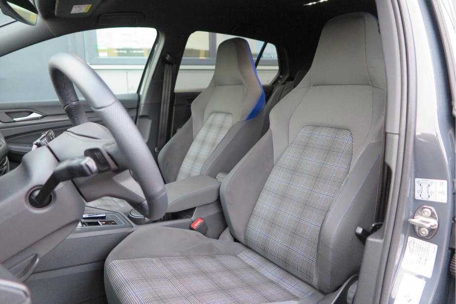 Volkswagen Golf 1.4 eHybrid 245pk GTE ,SOH 93%. Trekhaak afneembaar,ACC, PDC, Virtual cockpit,Navi, DAB+ , Carplay , Zwarte hemelbekleding, 18"LMV etc.