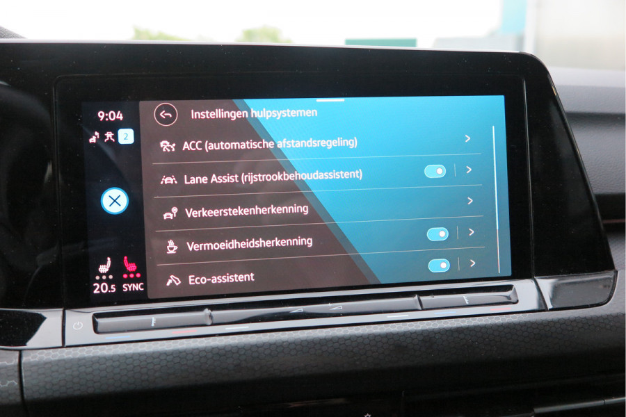 Volkswagen Golf 1.4 eHybrid 245pk GTE ,SOH 93%. Trekhaak afneembaar,ACC, PDC, Virtual cockpit,Navi, DAB+ , Carplay , Zwarte hemelbekleding, 18"LMV etc.