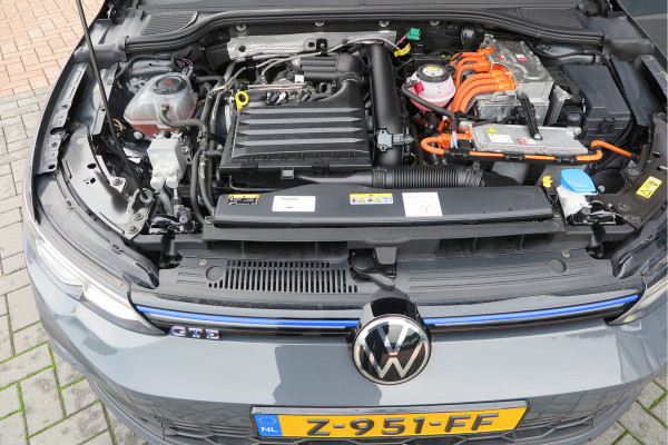 Volkswagen Golf 1.4 eHybrid 245pk GTE ,SOH 93%. Trekhaak afneembaar,ACC, PDC, Virtual cockpit,Navi, DAB+ , Carplay , Zwarte hemelbekleding, 18"LMV etc.