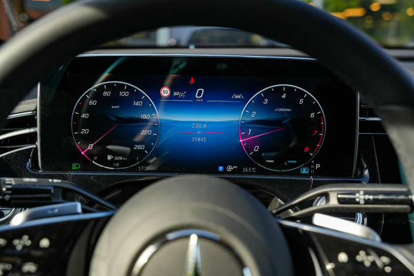 Mercedes-Benz E-Klasse E-klasse 200 Hyperscreen Burmester Stoelkoeling 360 Camera