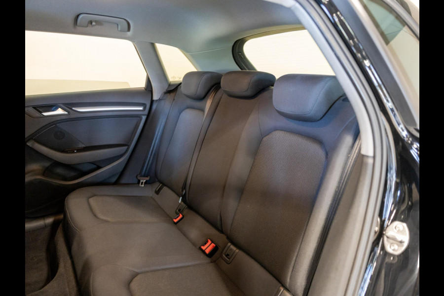 Audi A3 Sportback 30 TFSI Pro Line / 116pk / Trekhaak / NAP / Navigatie /