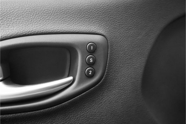 Jeep Compass 1.4 MultiAir Opening Edition Plus Leder PDC Beats 19"
