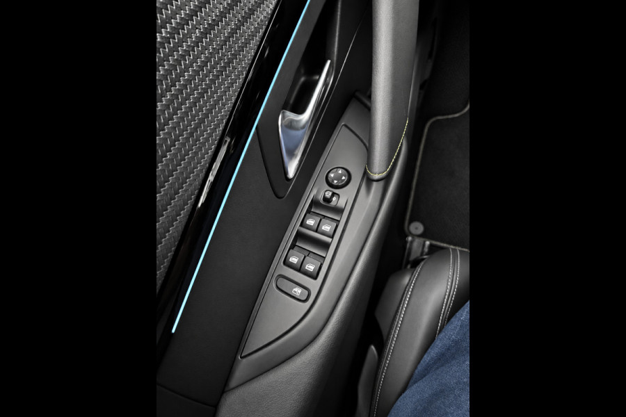 Peugeot 208 1.2 PureTech GT Pack - Navigatie / Apple CarPlay I Airco I Sport pakket I Camera - PDC I LED I Dealer onderhouden