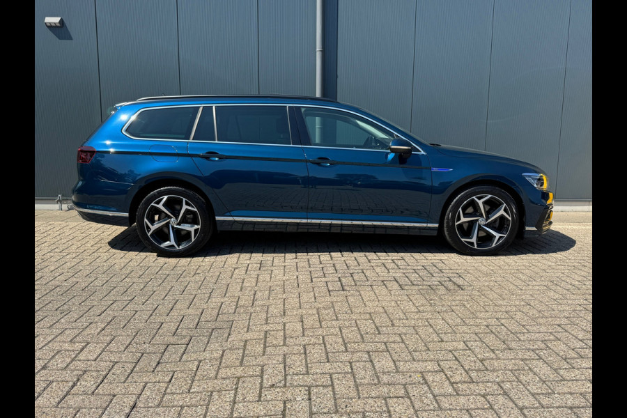 Volkswagen Passat 1.4 TSI PHEV * Panoramadak * Headup display * Dealer onderhouden *