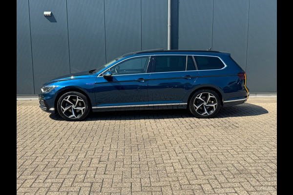 Volkswagen Passat 1.4 TSI PHEV * Panoramadak * Headup display * Dealer onderhouden *