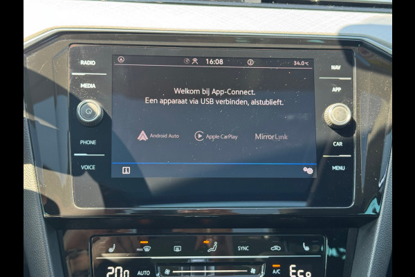Volkswagen Passat 1.4 TSI PHEV * Panoramadak * Headup display * Dealer onderhouden *