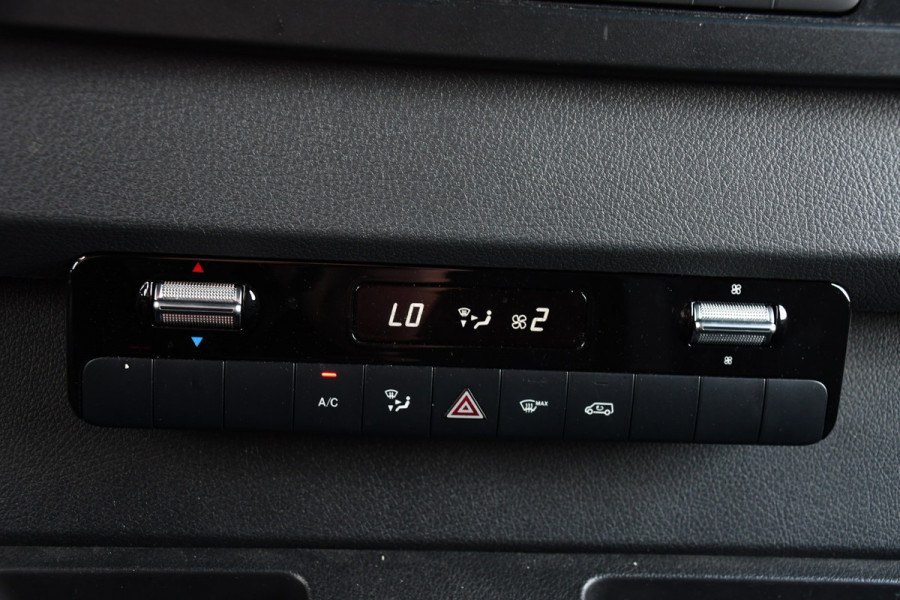 Mercedes-Benz Sprinter 317 1.9 CDI L2H2 RWD AMG Black Edition Camera, Cruise, Carplay, Automaat, 170PK, Multimedia, UNIEK!