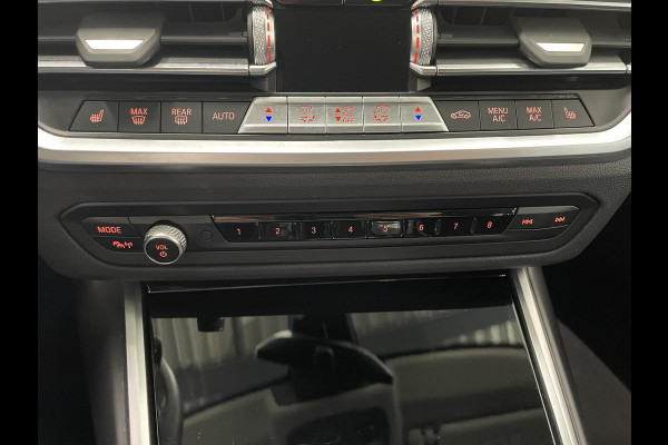 BMW 3 Serie Touring 330e Touring SportLine PHEV 292 PK AUT Navi Carplay Camera Achter PDC V+A Winterpack Sport Stoelen Active Protection Ambiance Licht