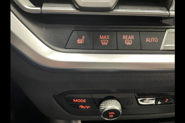 BMW 3 Serie Touring 330e Touring SportLine PHEV 292 PK AUT Navi Carplay Camera Achter PDC V+A Winterpack Sport Stoelen Active Protection Ambiance Licht
