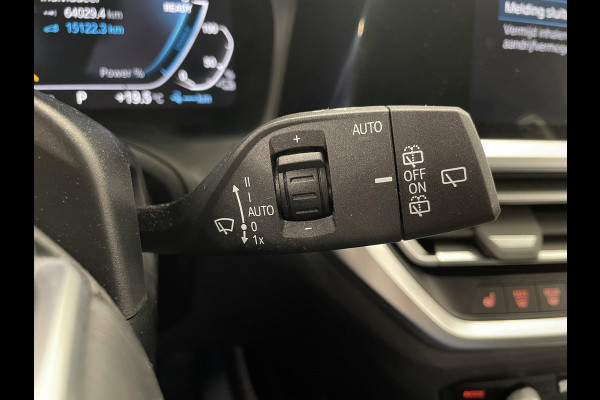 BMW 3 Serie Touring 330e Touring SportLine PHEV 292 PK AUT Navi Carplay Camera Achter PDC V+A Winterpack Sport Stoelen Active Protection Ambiance Licht