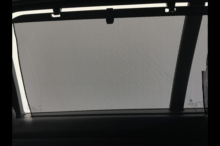 BMW 3 Serie Touring 330e Touring SportLine PHEV 292 PK AUT Navi Carplay Camera Achter PDC V+A Winterpack Sport Stoelen Active Protection Ambiance Licht